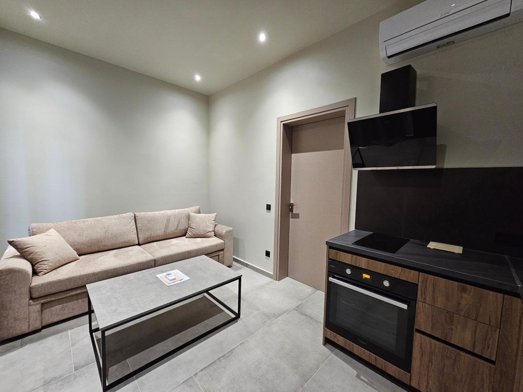 Rea'S Luxury Apartments Stoúpa エクステリア 写真