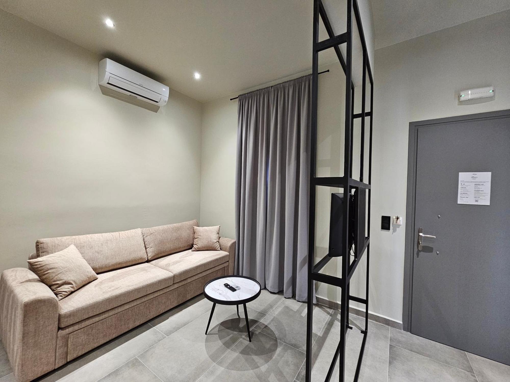 Rea'S Luxury Apartments Stoúpa エクステリア 写真