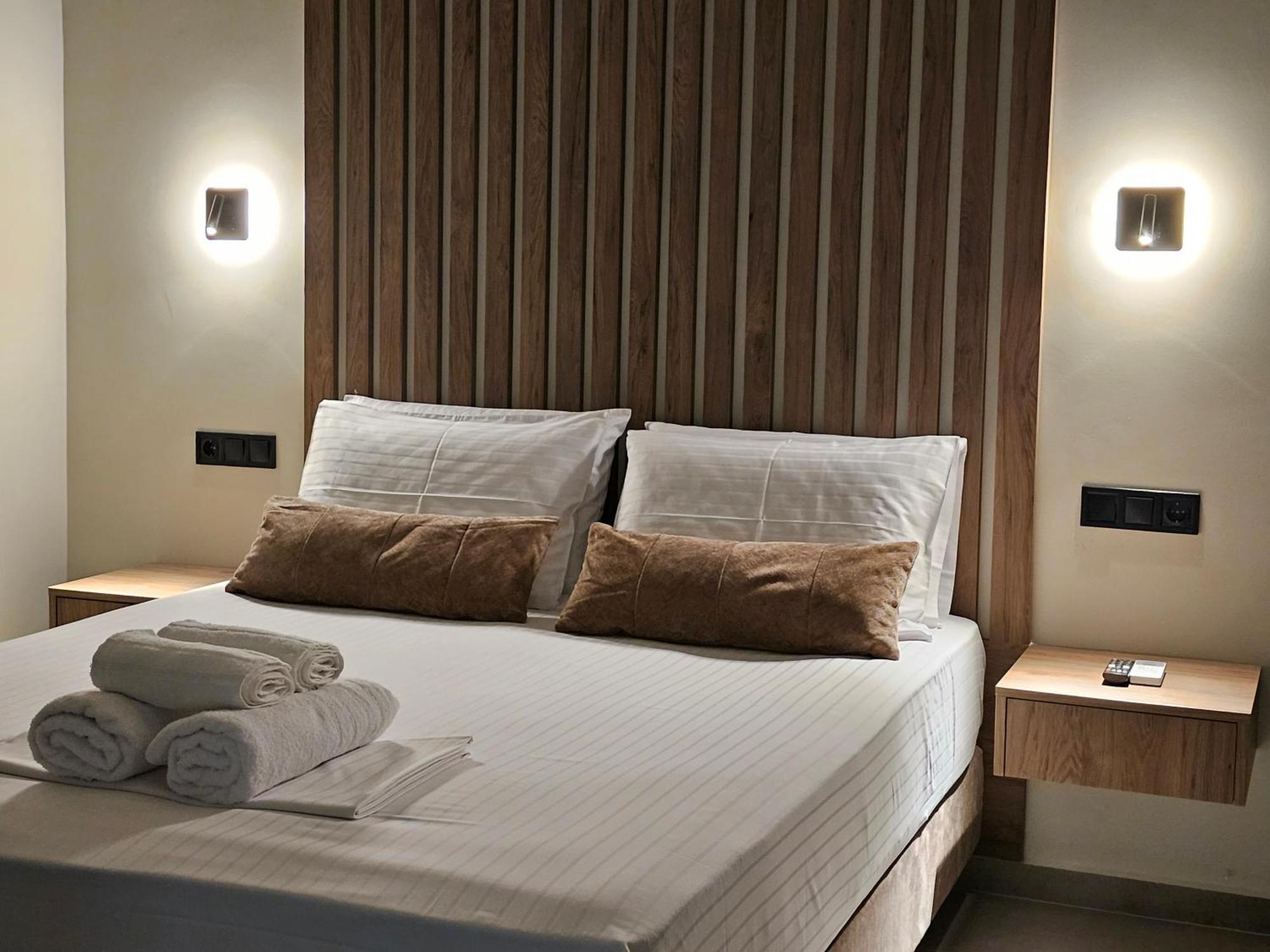 Rea'S Luxury Apartments Stoúpa エクステリア 写真