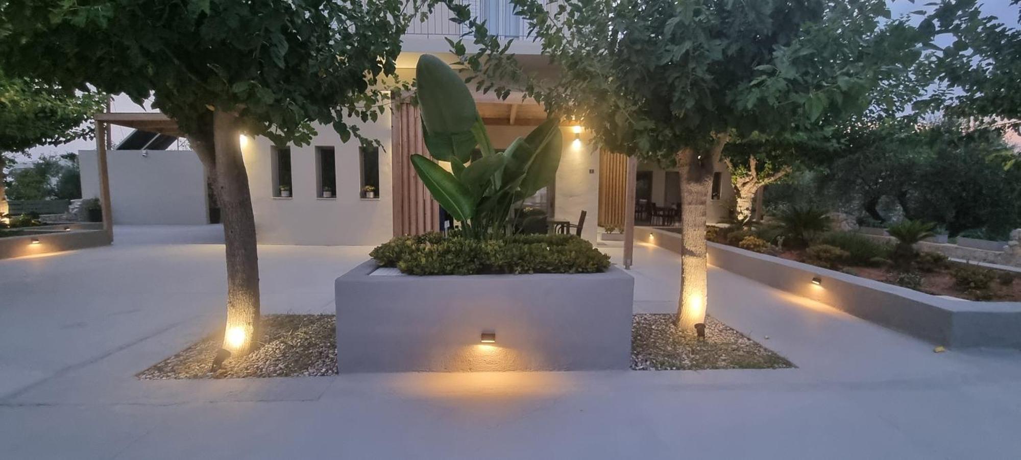 Rea'S Luxury Apartments Stoúpa エクステリア 写真